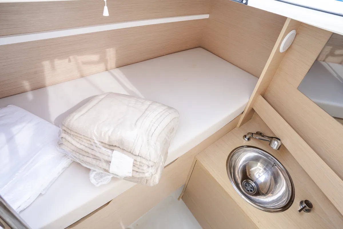 Cabin on Agape - Premium line, a Beneteau Oceanis 51.1 sailboat at Rosignano Solvay, Italy