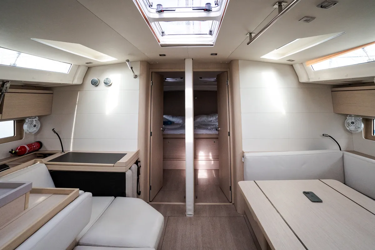 Salon of Agape - Premium line, a Beneteau Oceanis 51.1 sailboat at Rosignano Solvay, Italy