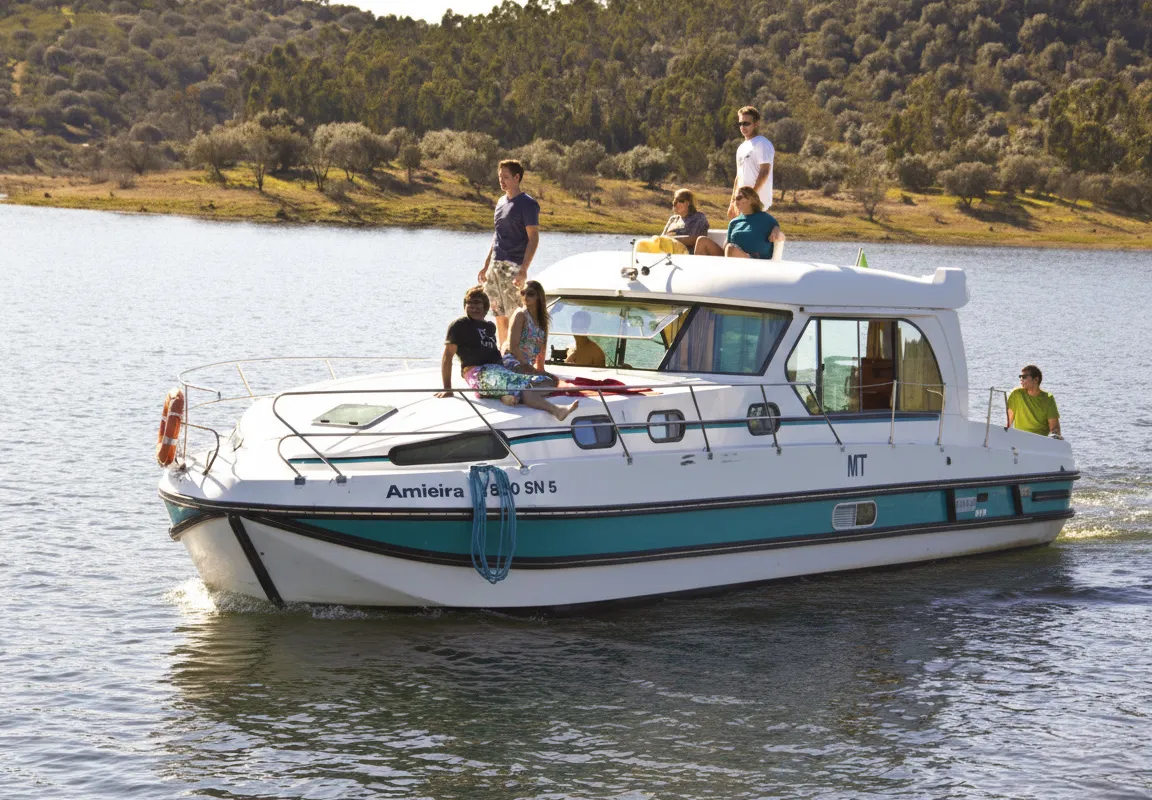 Cruiser Comfort XL 10/12 Pers., a Nicols Sedan 1310 motorboat at Saverne, France