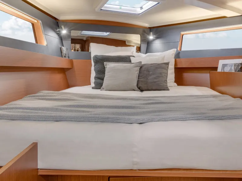 Cabin on Alma Libre VI, a Jeanneau Sun Odyssey 410 sailboat at Municipal Unit of Lefkada, Greece