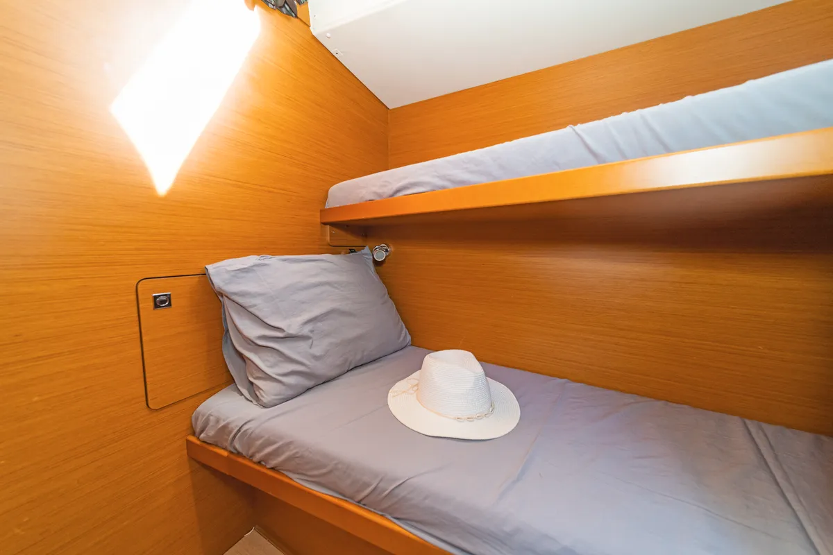 Cabin on Eva , a Jeanneau Sun Odyssey 519 sailboat at Parikia, Greece