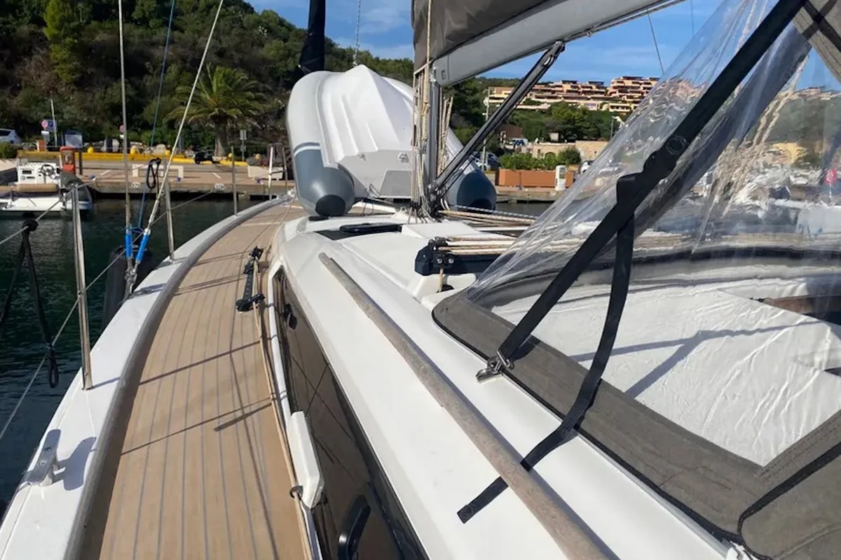 Cabin on Yaya, a Dufour 390 sailboat at Olbia, Italy
