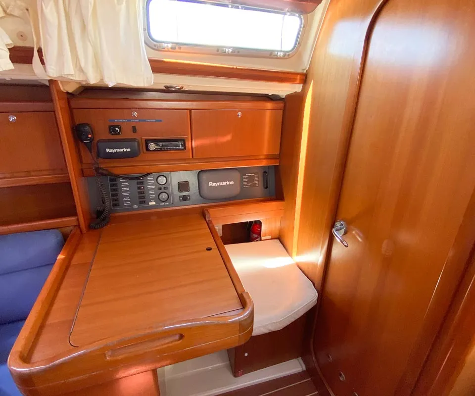 Salon of Rožmarinka, a Dufour 325 GL sailboat at Portorož / Portorose, Slovenia
