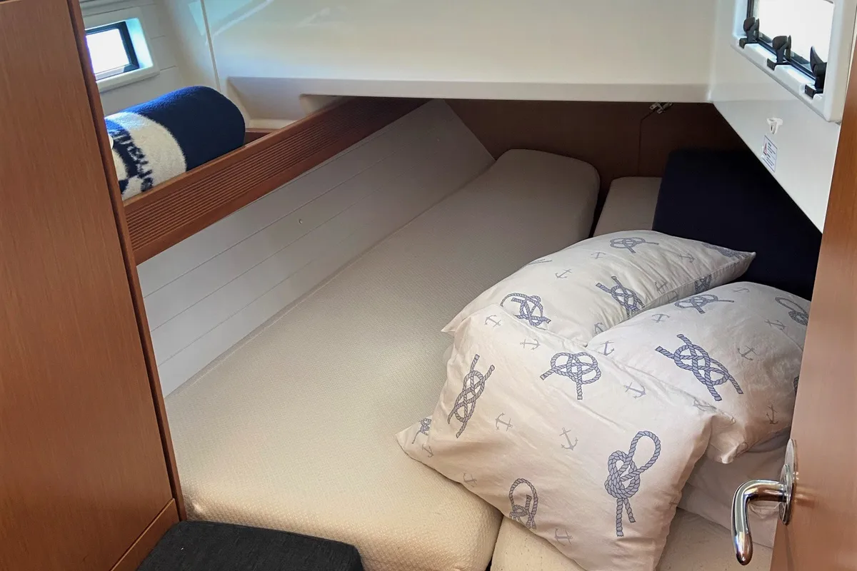 Cabin on Morana, a Bavaria Cruiser 40 sailboat at Općina Sukošan, Croatia
