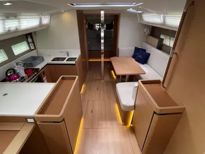 Salon of White Cap, a Jeanneau Sun Odyssey 440 sailboat at Road Town, British Virgin Islands