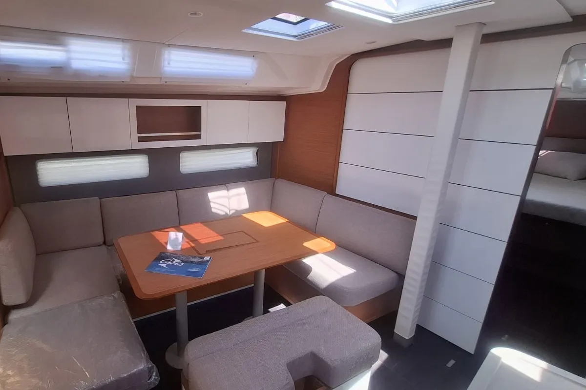 Salon of Simba, a Dufour 41 sailboat at Tonnarella, Italy