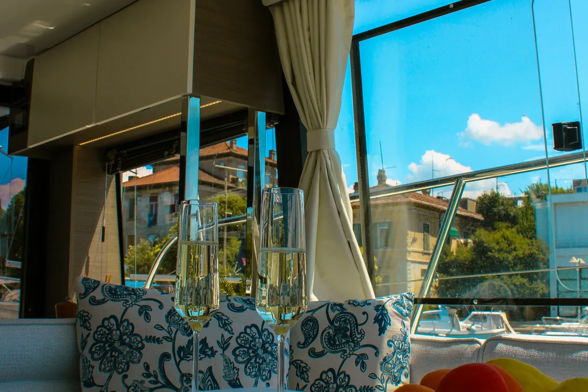 Salon of NIKA, a Jeanneau Merry Fisher 1295 FLY motorboat at Zadar, Croatia