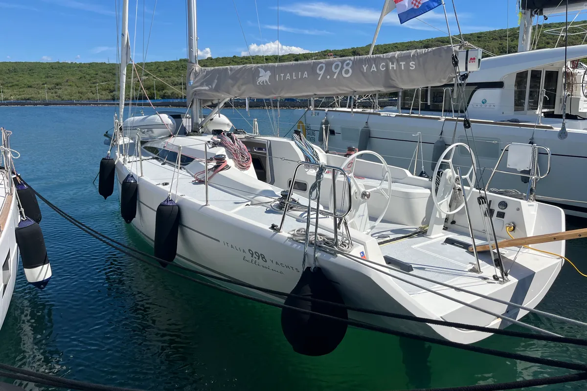 Bellissima, a Italia 9.98 sailboat at Punat, Croatia