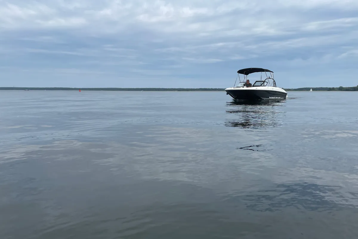 Bayliner E16, a Bayliner E16 motorboat at Göhren-Lebbin, Germany