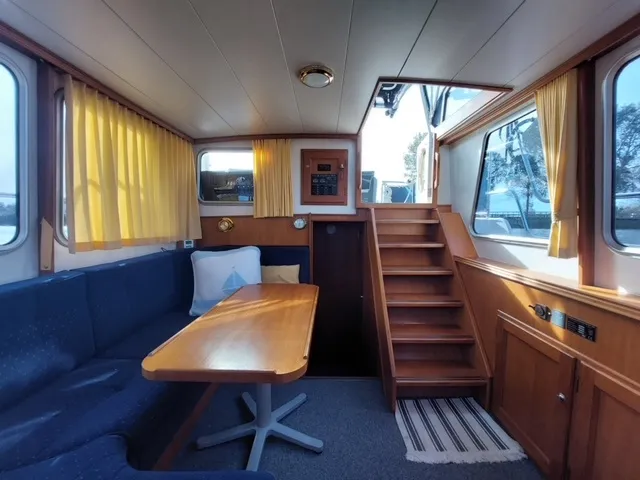 Salon of Maja, a Pedro Marin 30 motorboat at IJsselstein, Netherlands