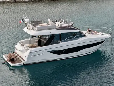 No Stress, a Prestige F4.3 motorboat at Podstrana - Miljevac, Croatia