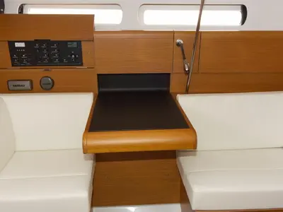 Salon of Rocky, a Jeanneau Sun Odyssey 409 sailboat at Flensburg, Germany