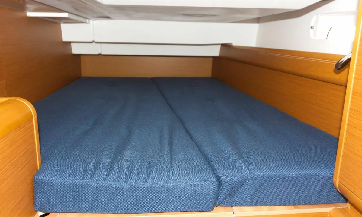 Cabin on Rocky, a Jeanneau Sun Odyssey 409 sailboat at Flensburg, Germany