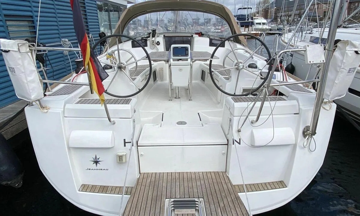 Cockpit of Rocky, a Jeanneau Sun Odyssey 409 sailboat at Flensburg, Germany