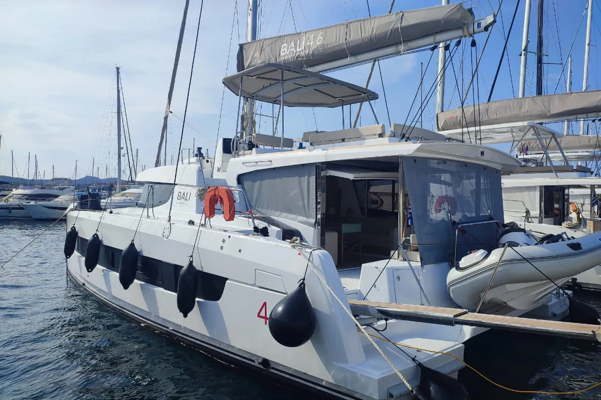 Exterior view of Noni, a Bali 4.6 catamaran at Lavrion, Greece