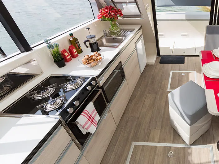 Galley of Horizon 1 - Premier 11, a Cygnet Horizon 1 motorboat at Borough of Runnymede, United Kingdom