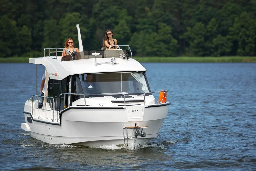 14, a Balt Sun Camper 35 motorboat at Casier, Italy