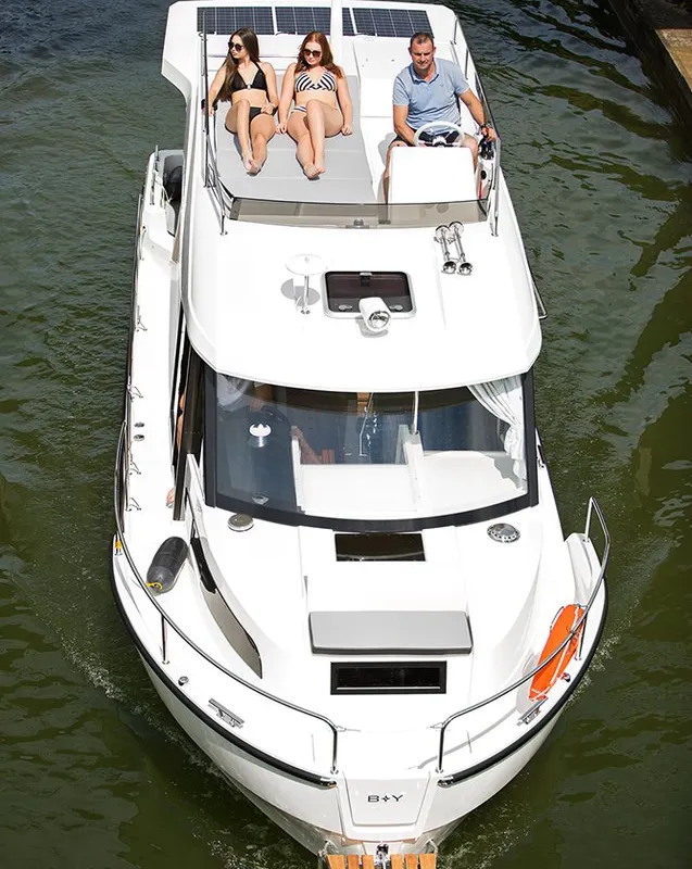 14, a Balt Sun Camper 35 motorboat at Casier, Italy