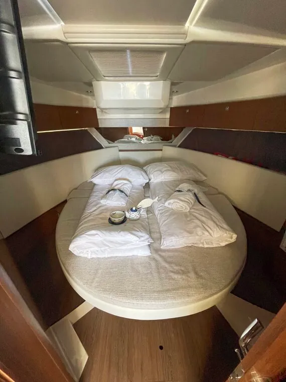 Cabin on Ojj Misia, a Jeanneau Merry Fisher 1095 motorboat at Pirovac, Croatia