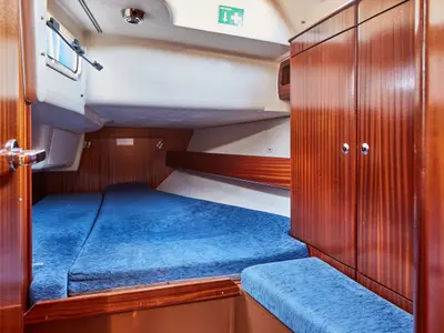 Cabin on Pillabans, a Bavaria 38 sailboat at Vigo, Spain