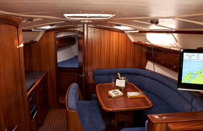 Salon of Pillabans, a Bavaria 38 sailboat at Vigo, Spain