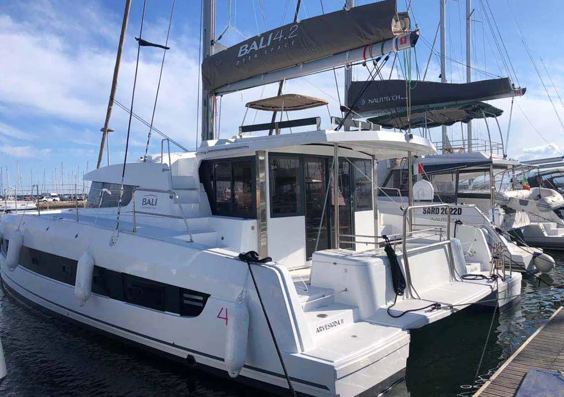 Exterior view of Arveskida II, a Bali 4.2 catamaran at Figari/Golfo Aranci, Italy