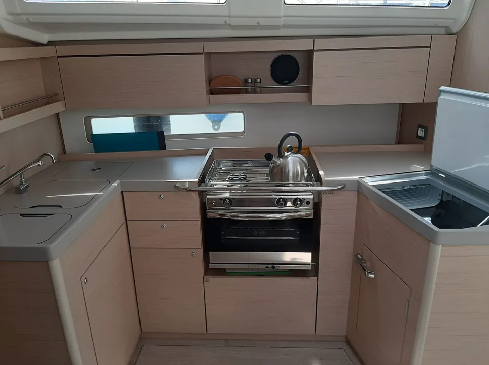 Fots, a Beneteau Oceanis 40.1 sailboat at Municipal Unit of Palairos, Greece