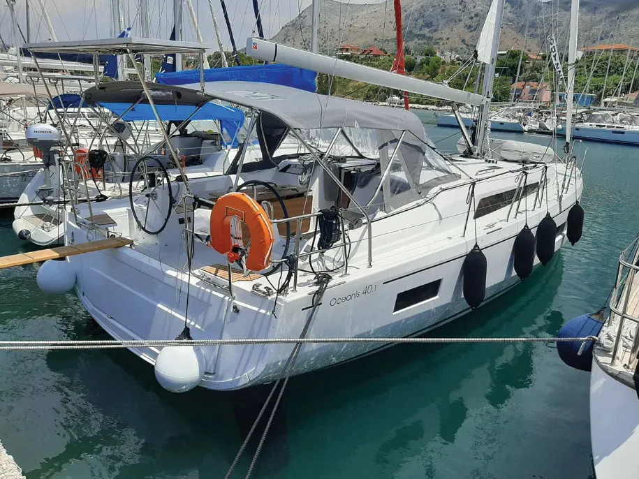 Fots, a Beneteau Oceanis 40.1 sailboat at Municipal Unit of Palairos, Greece