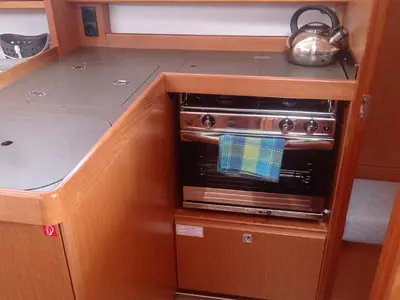 Galley of Licence to chill, a Bavaria Cruiser 34 sailboat at Volos Municipality, Greece