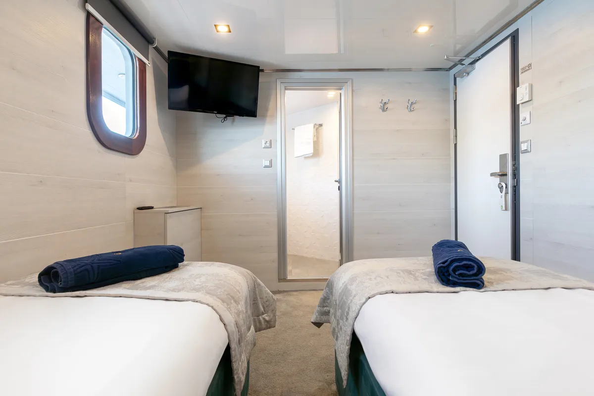 Cabin on Yolo, a Gulet Motoryacht motor yacht at Split, Croatia