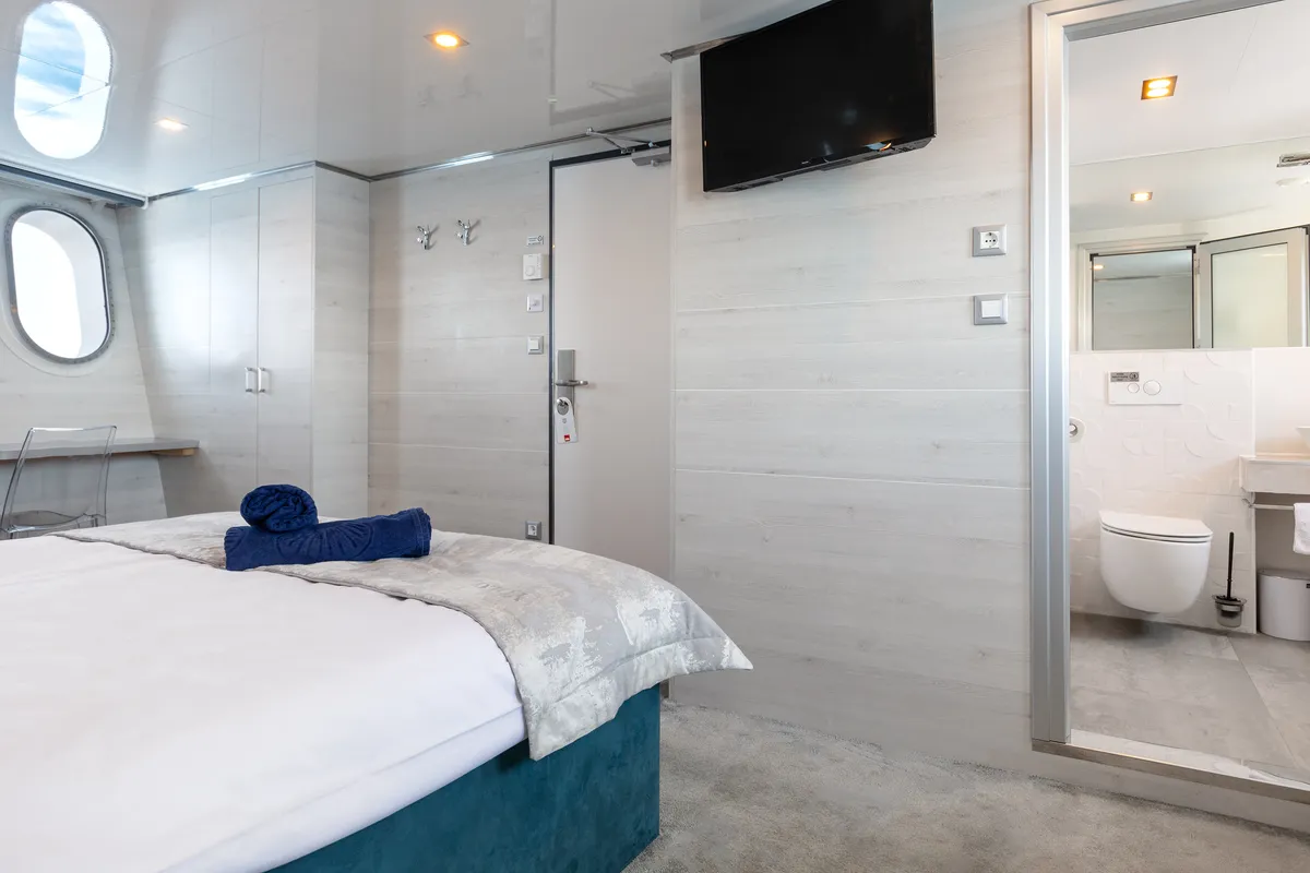 Cabin on Yolo, a Gulet Motoryacht motor yacht at Split, Croatia