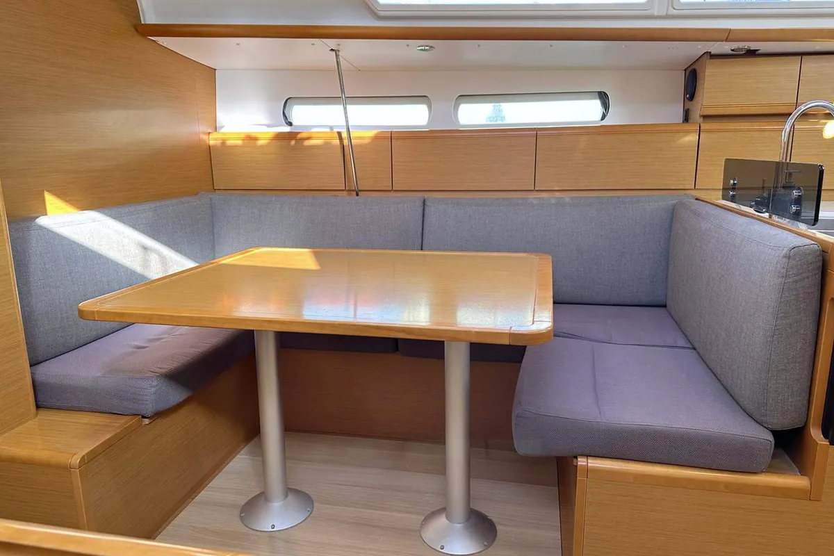 Cabin on Veterano, a Jeanneau Sun Odyssey 409 sailboat at Barth, Germany