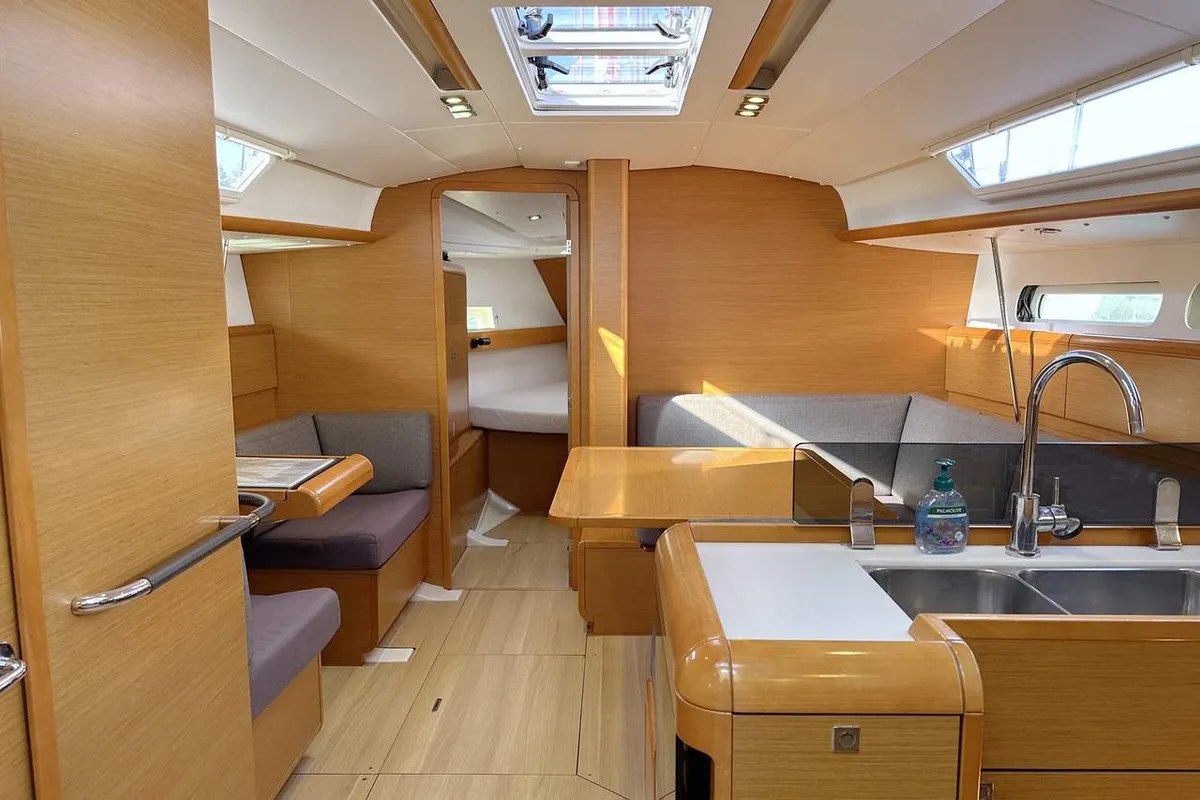 Salon of Veterano, a Jeanneau Sun Odyssey 409 sailboat at Barth, Germany
