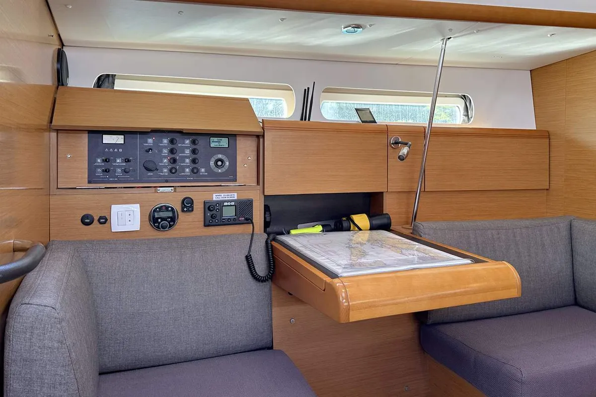 Cabin on Veterano, a Jeanneau Sun Odyssey 409 sailboat at Barth, Germany