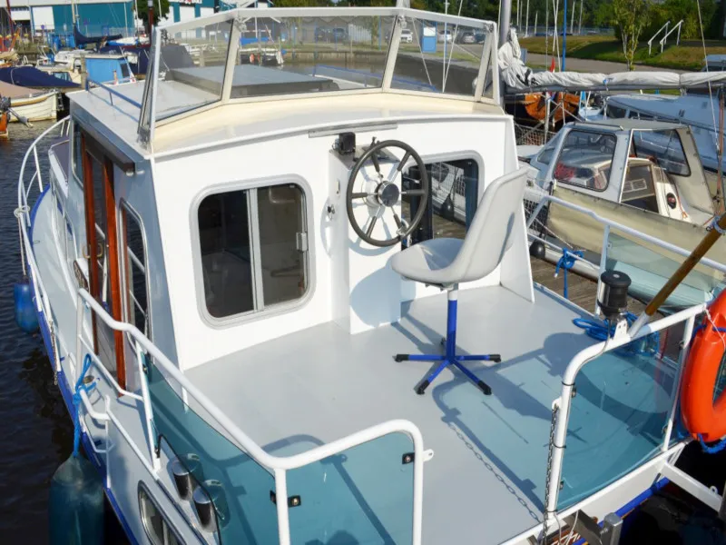 Cockpit of Perla, a De Drait Doerak 850 AK motorboat at Drachten, Netherlands