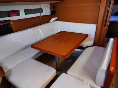 Salon of Phat Dolphin, a Jeanneau Sun Odyssey 479 sailboat at Ribishi, Saint Vincent and the Grenadines