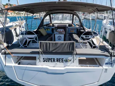 Super Bee
