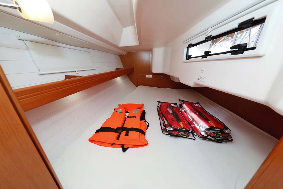 Cabin on Moja Niska, a Bavaria Cruiser 33 sailboat at Murter, Croatia