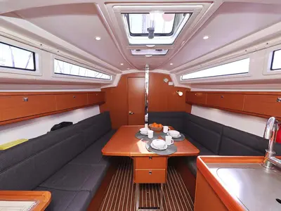 Salon of Moja Niska, a Bavaria Cruiser 33 sailboat at Murter, Croatia