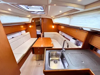 Salon of Maverick, a Bavaria 34 sailboat at Road Town, British Virgin Islands