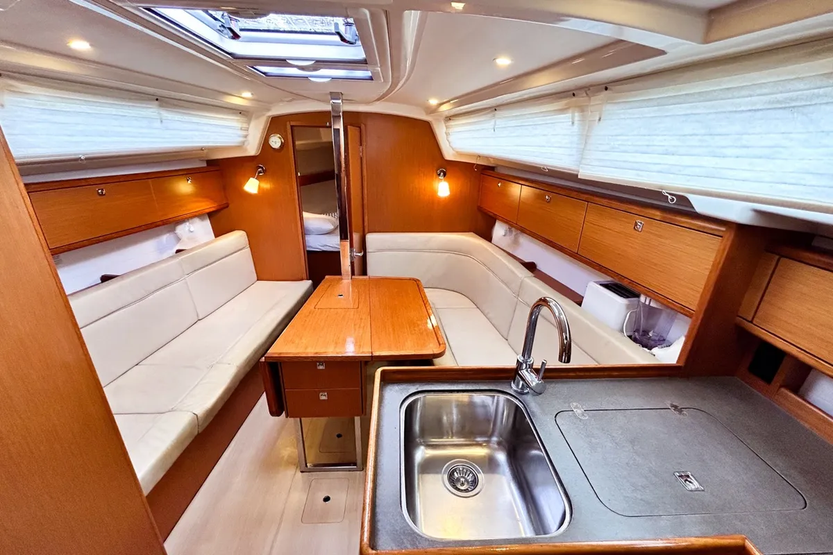 Salon of Maverick, a Bavaria 34 sailboat at Road Town, British Virgin Islands