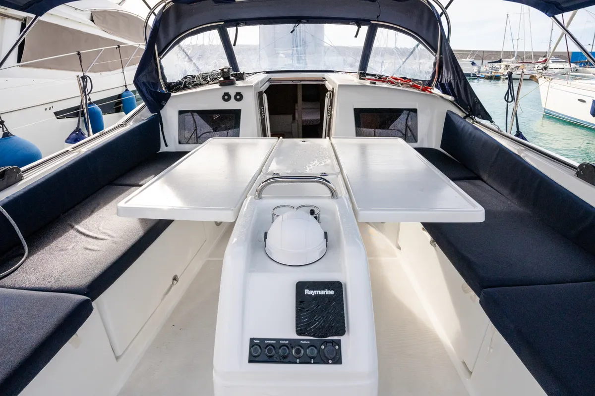 Deck of Pheia - Comfort line, a Jeanneau Sun Odyssey 410 sailboat at Rosignano Solvay, Italy