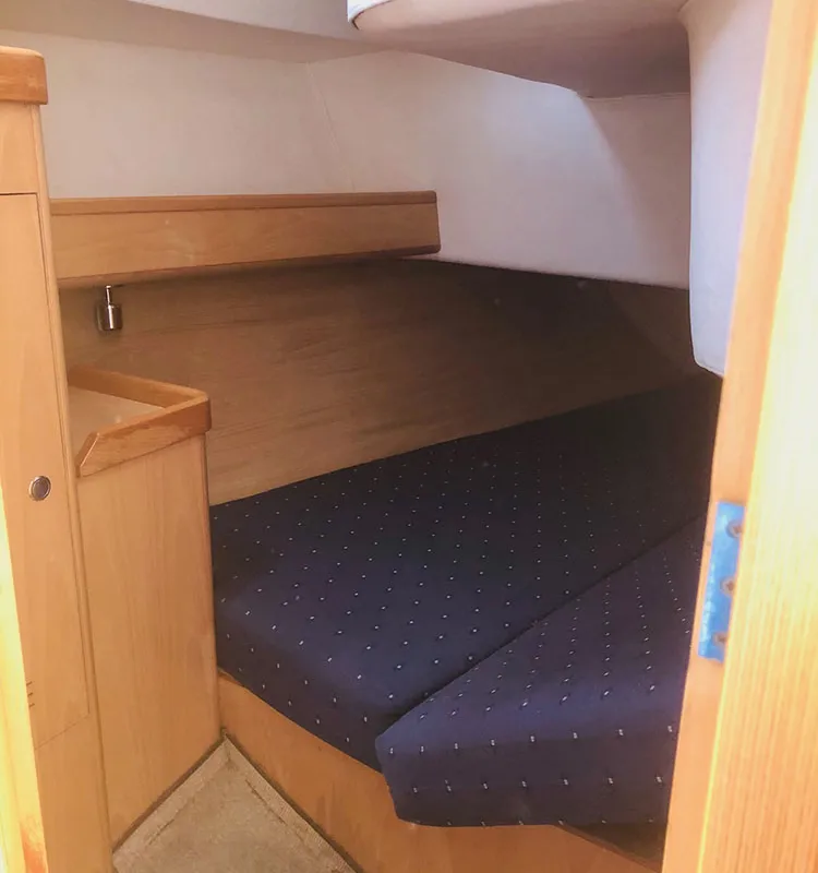 Cabin on Bagass, a Feeling 39 sailboat at Kerners, France
