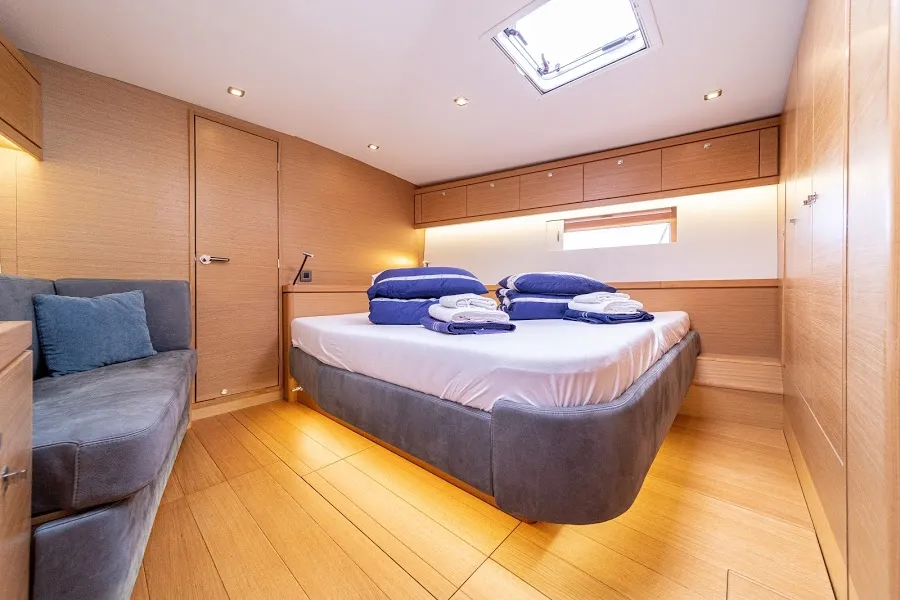Cabin on Bahia Feliz V, a Dufour Exclusive 63 sailboat at Primošten, Croatia