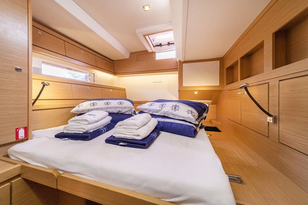 Cabin on Bahia Feliz V, a Dufour Exclusive 63 sailboat at Primošten, Croatia