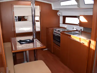 Salon of Ánemos, a Beneteau Oceanis 38 sailboat at U Pàize/Carloforte, Italy