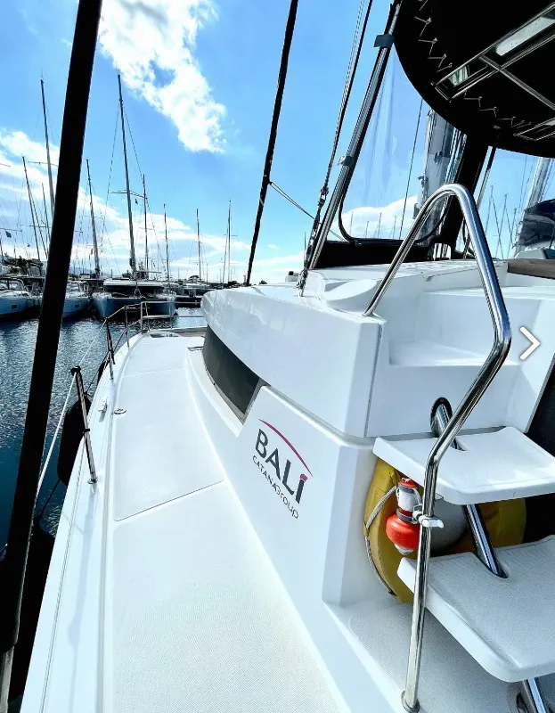 Exterior view of Nereida, a Bali 4.1 catamaran at Athens, Greece