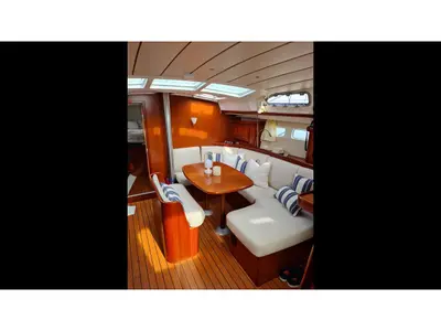 Salon of Premium, a Beneteau Oceanis 423 sailboat at Harstad, Norway