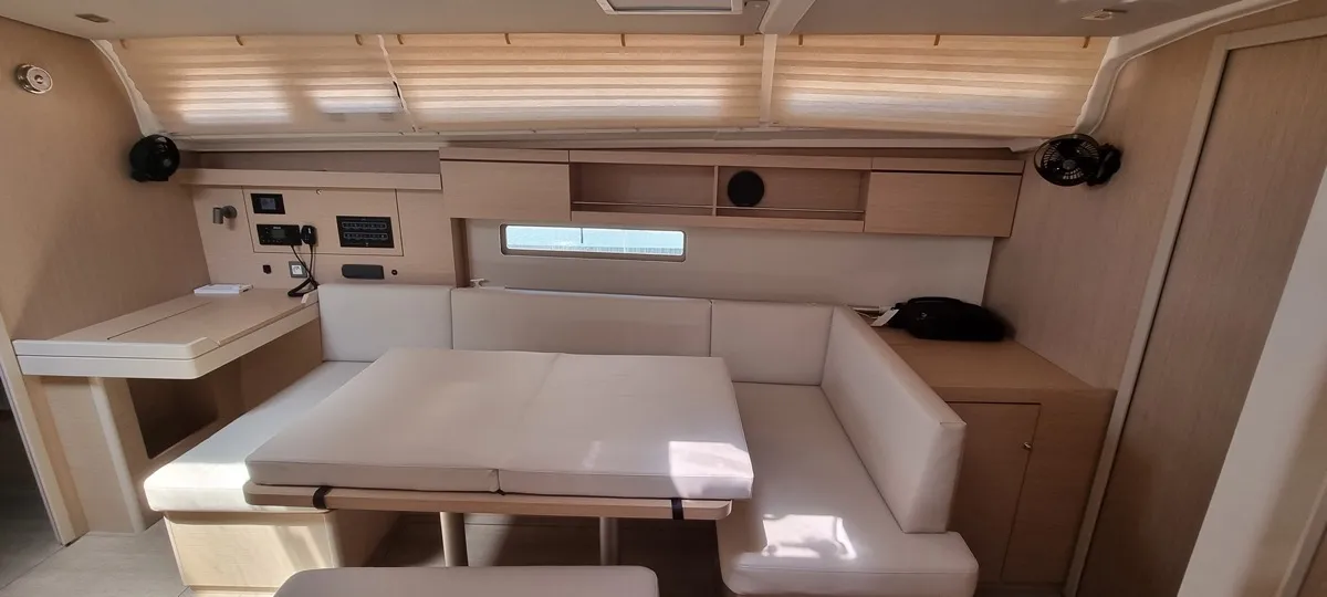 Salon of Leo, a Beneteau Oceanis 40.1 sailboat at Olbia, Italy