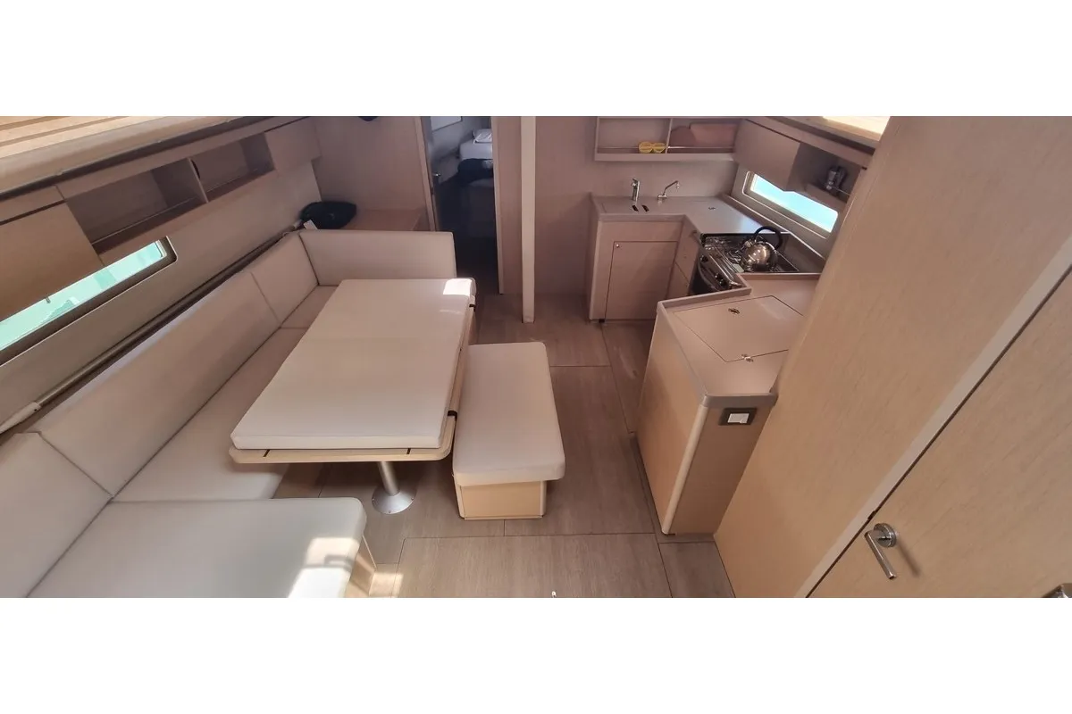 Salon of Leo, a Beneteau Oceanis 40.1 sailboat at Olbia, Italy